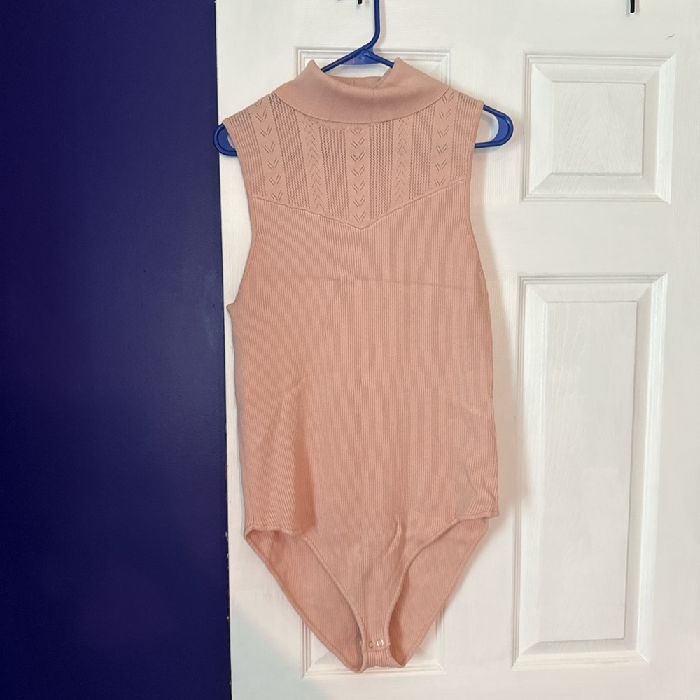 Chic Sleeveless Blush Bodysuit